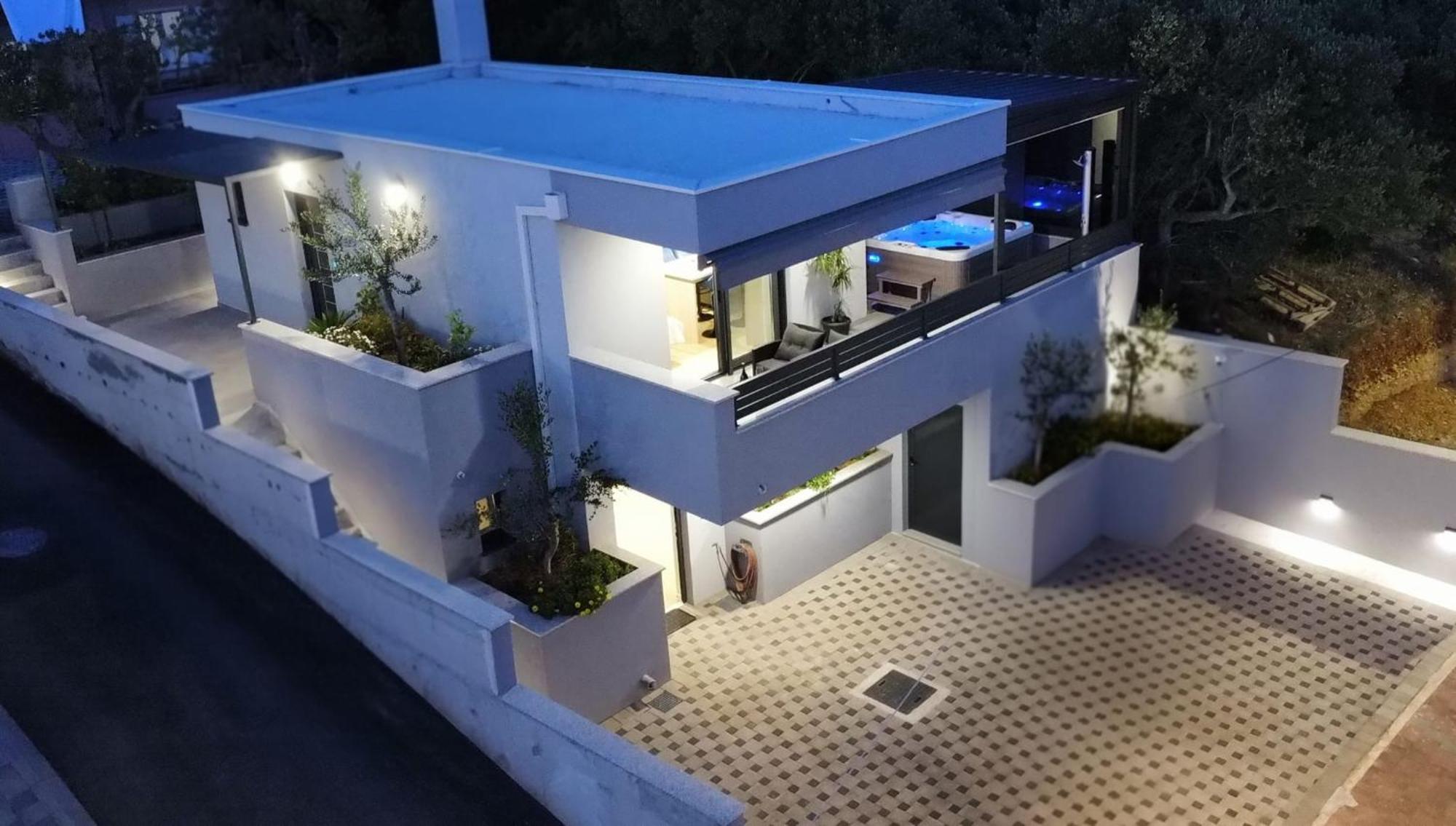 Deluxe Vucko * Makarska